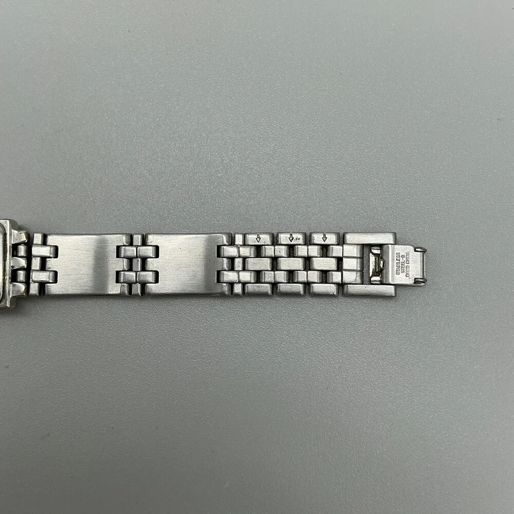 Pulsar V811-X040 Womens Watch 18mm White Dial Two Tone New Battery 7